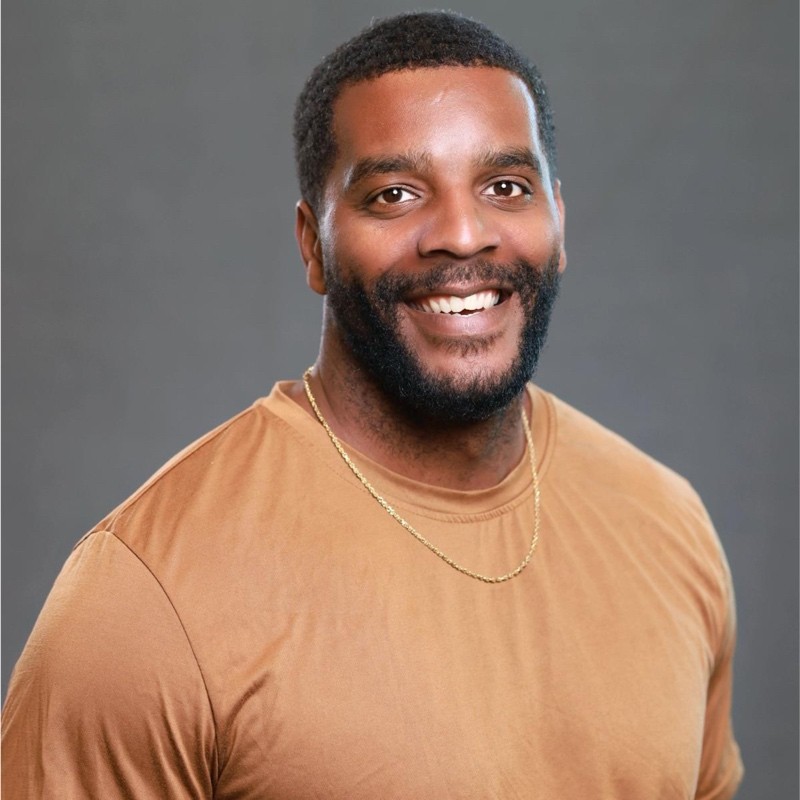 Roger Jones – Headshot